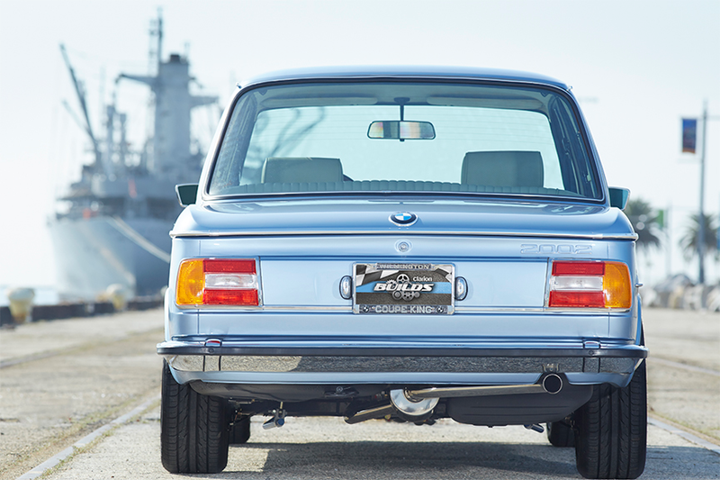 Illustration for article titled Driving A Perfectly Restored BMW 2002 Is Like Living In A Dream
